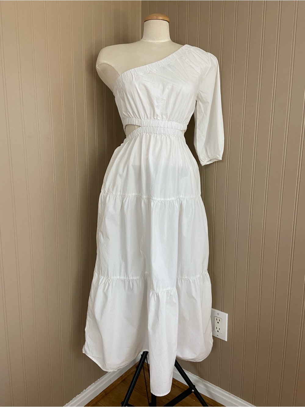 The Drop April One-Shoulder Cutout Tiered Midi Dress in White Women’s Size XS